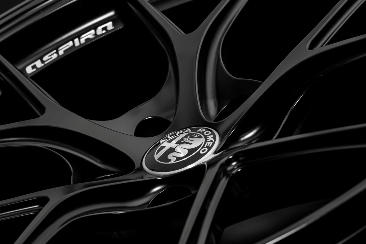 Aspira AV-5 matte black close view of alfa romeo and aspira logo